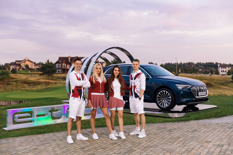 Audi и гольф: презентация полностью электрического e-tron