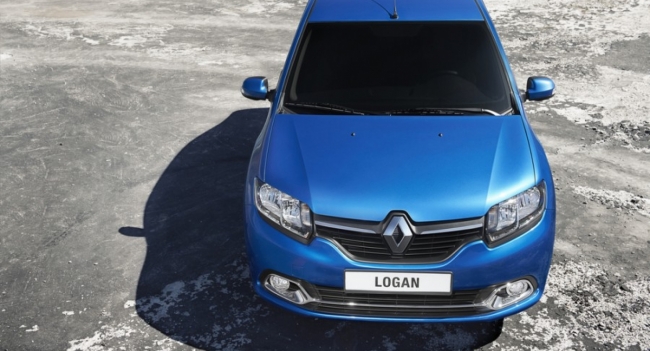 В России продолжаются продажи новых седанов Renault Logan