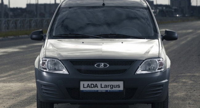 Автодилеры в России продают последнюю партию Lada Largus