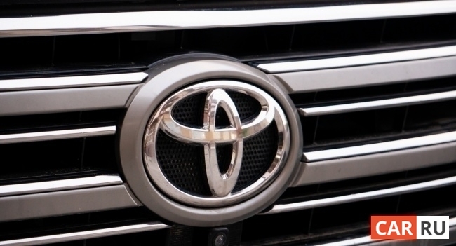Toyota продает свои активы в других компаниях