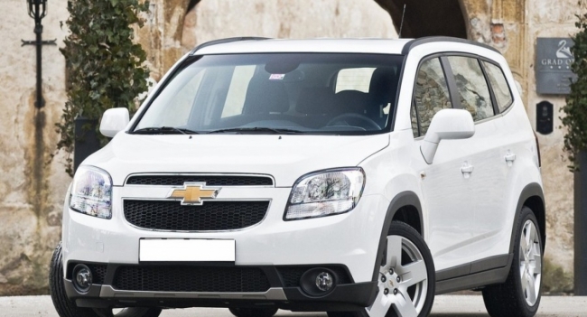 У дилеров появился недорогой семиместный Chevrolet, который можно купить по цене «Ларгуса»
